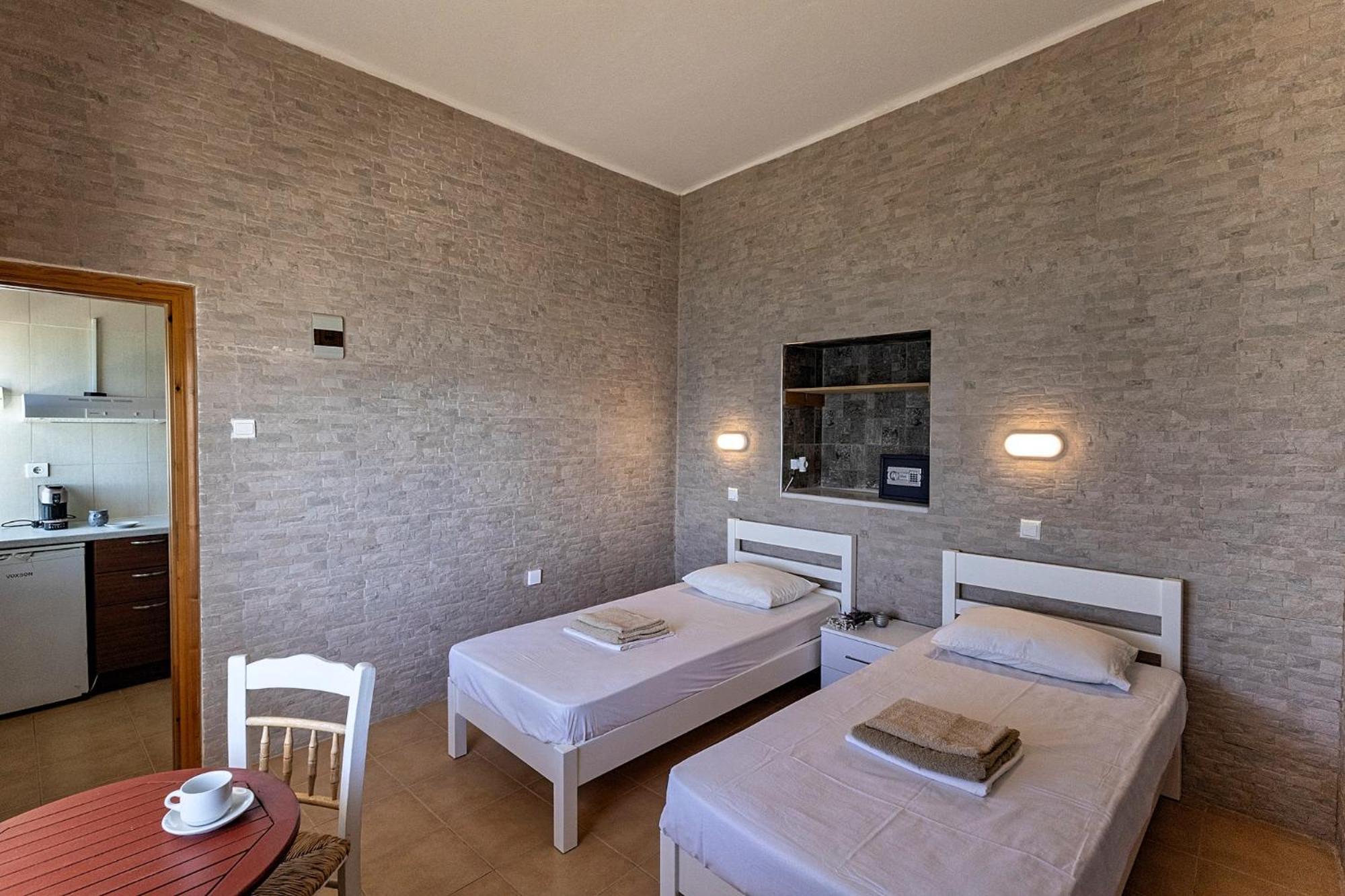 Petalides Apartments パロス島 エクステリア 写真