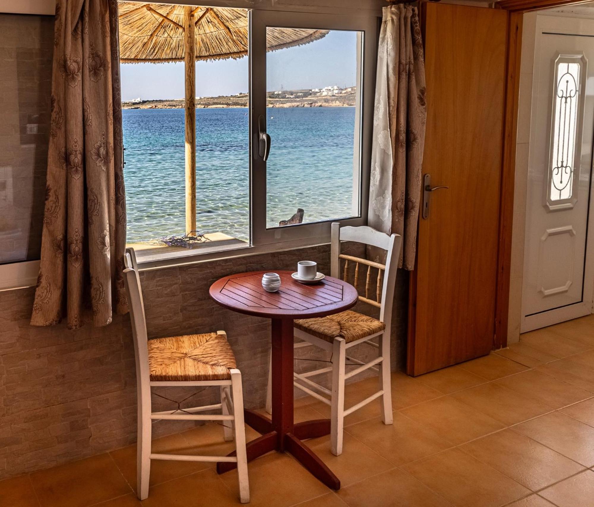 Petalides Apartments パロス島 エクステリア 写真
